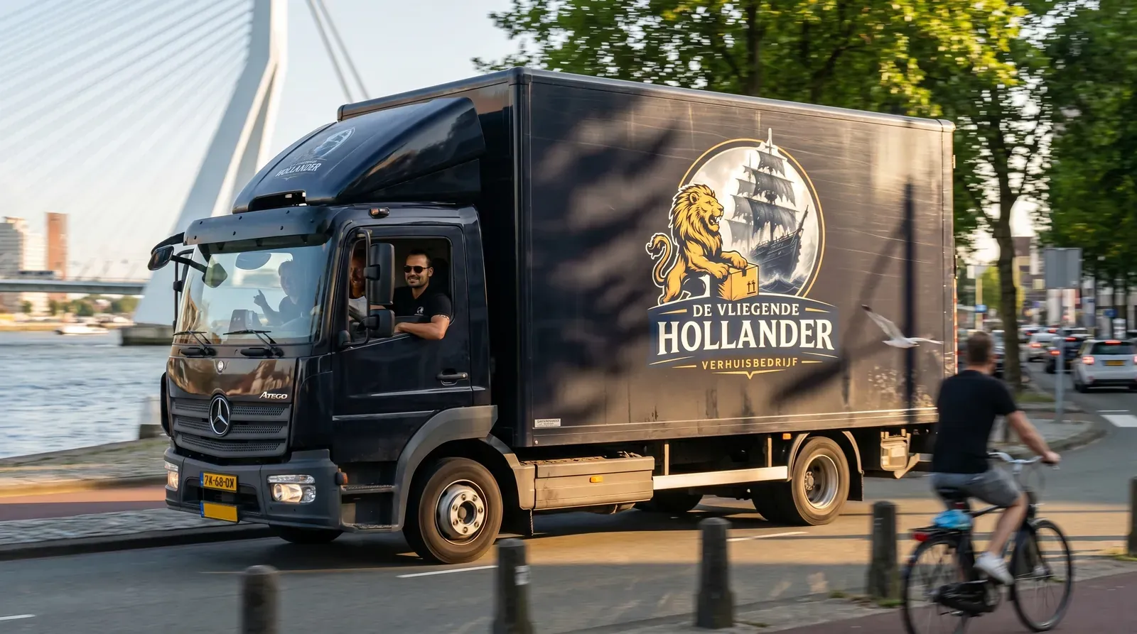 Verhuiswagen van De Vliegende Hollander geparkeerd in een woonstraat